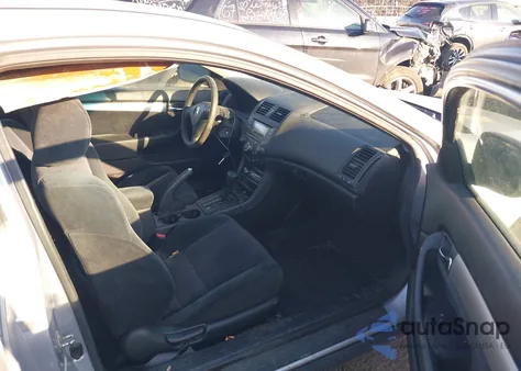 2003 Honda Accord 2.4 Lx z USA, uszkodzony, nr VIN 1HGCM72283A019565